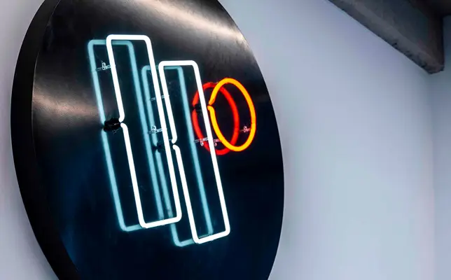 Symbolskilt i neon